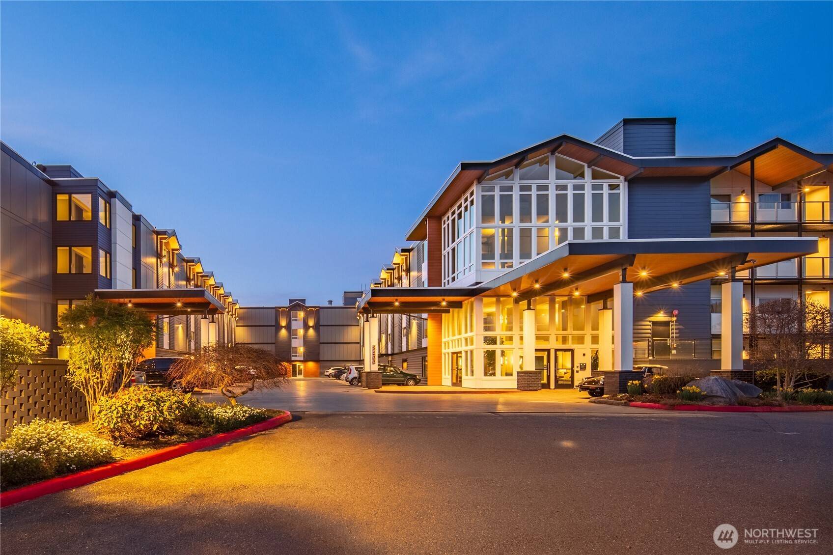 2501 Canterbury LN E #221, Seattle, WA 98112