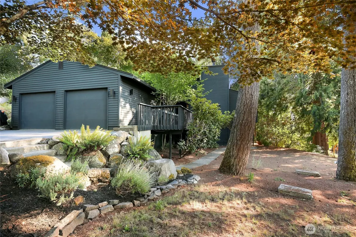 Allyn, WA 98524,201 E Country Club DR