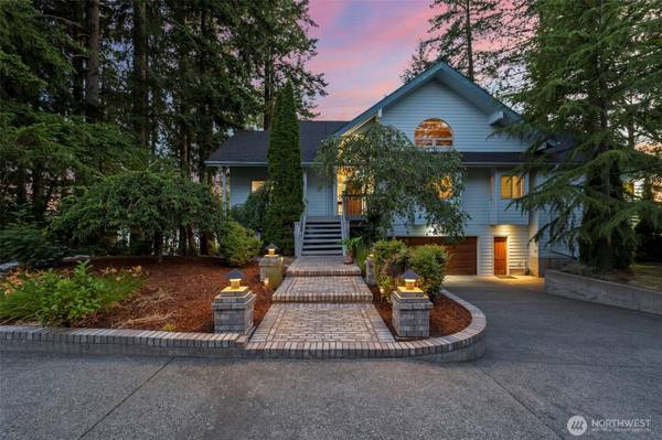 2516 214th AVE E, Lake Tapps, WA 98391