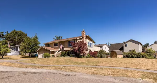 624 SW 2nd AVE, Oak Harbor, WA 98277