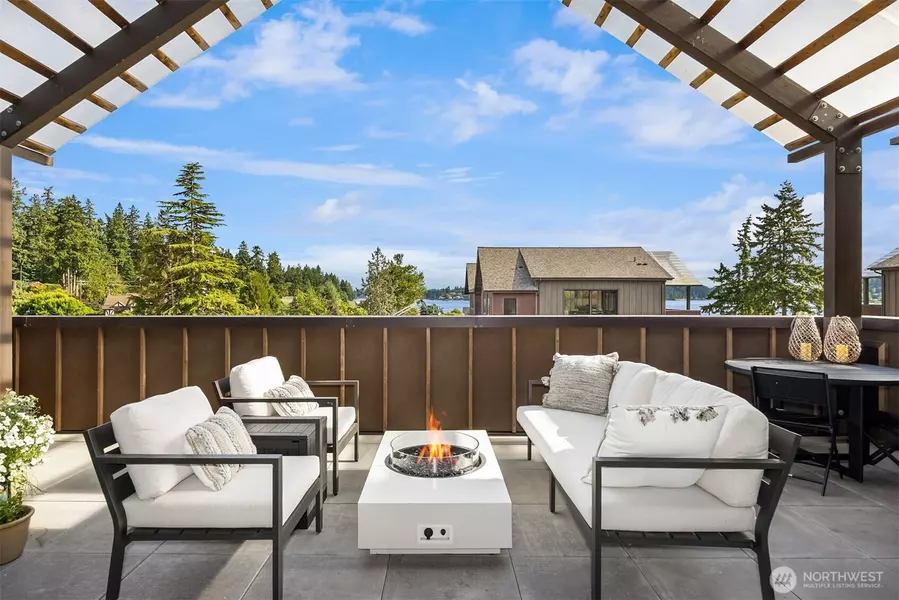 4566 Flying Goat AVE NE #C220, Bainbridge Island, WA 98110