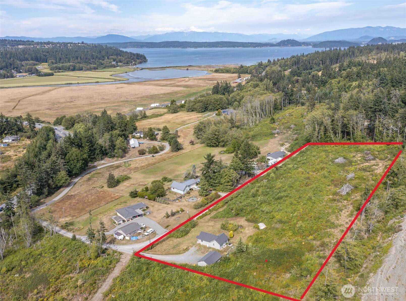 16 Kennedy LN, Oak Harbor, WA 98277