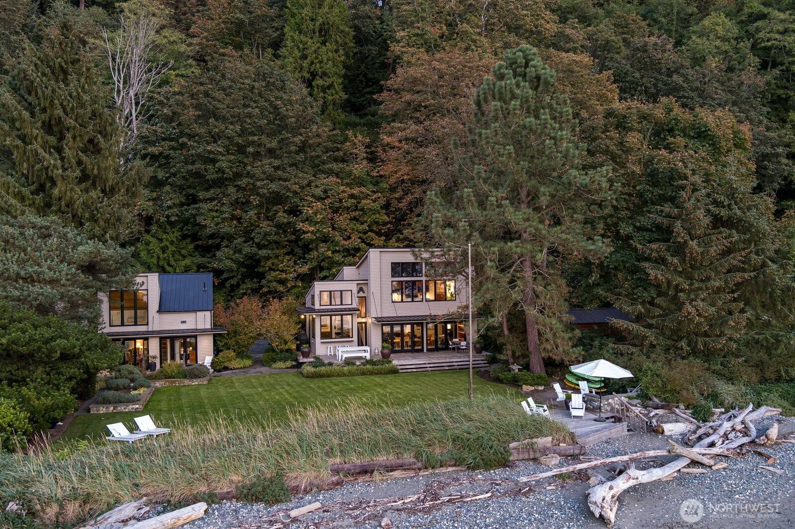7683 Maxwelton RD, Clinton, WA 98236