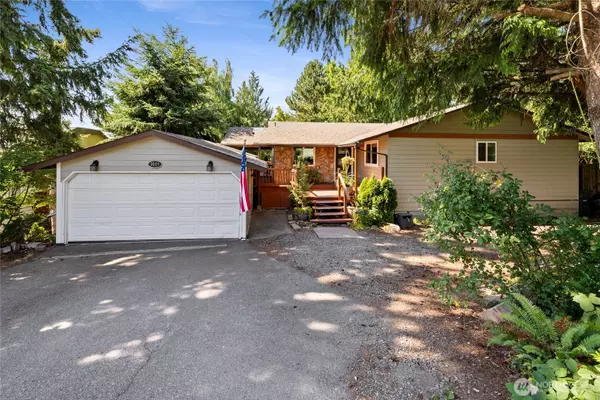 1015 Sequalish ST, Steilacoom, WA 98388