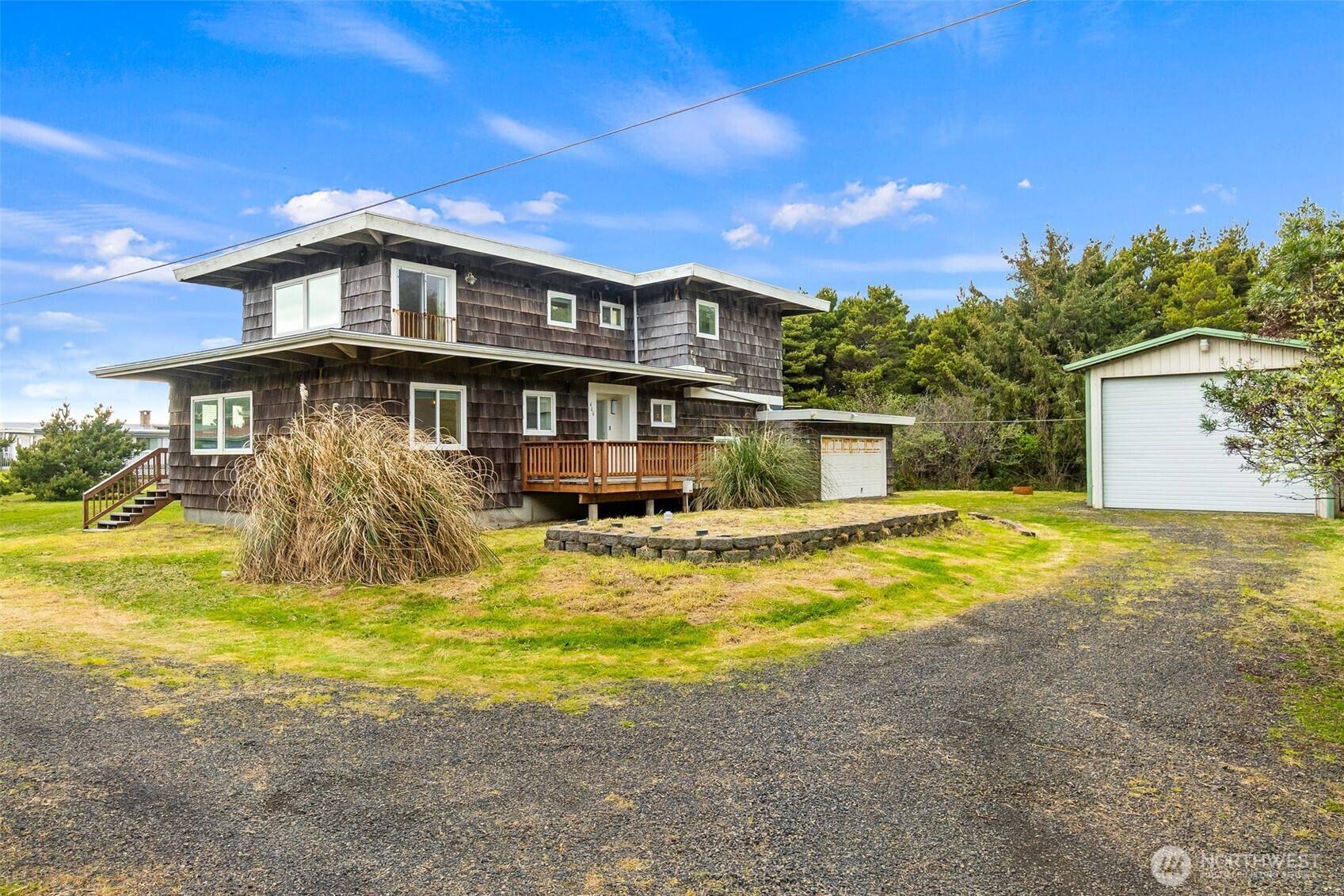400 Lough LN, Westport, WA 98595