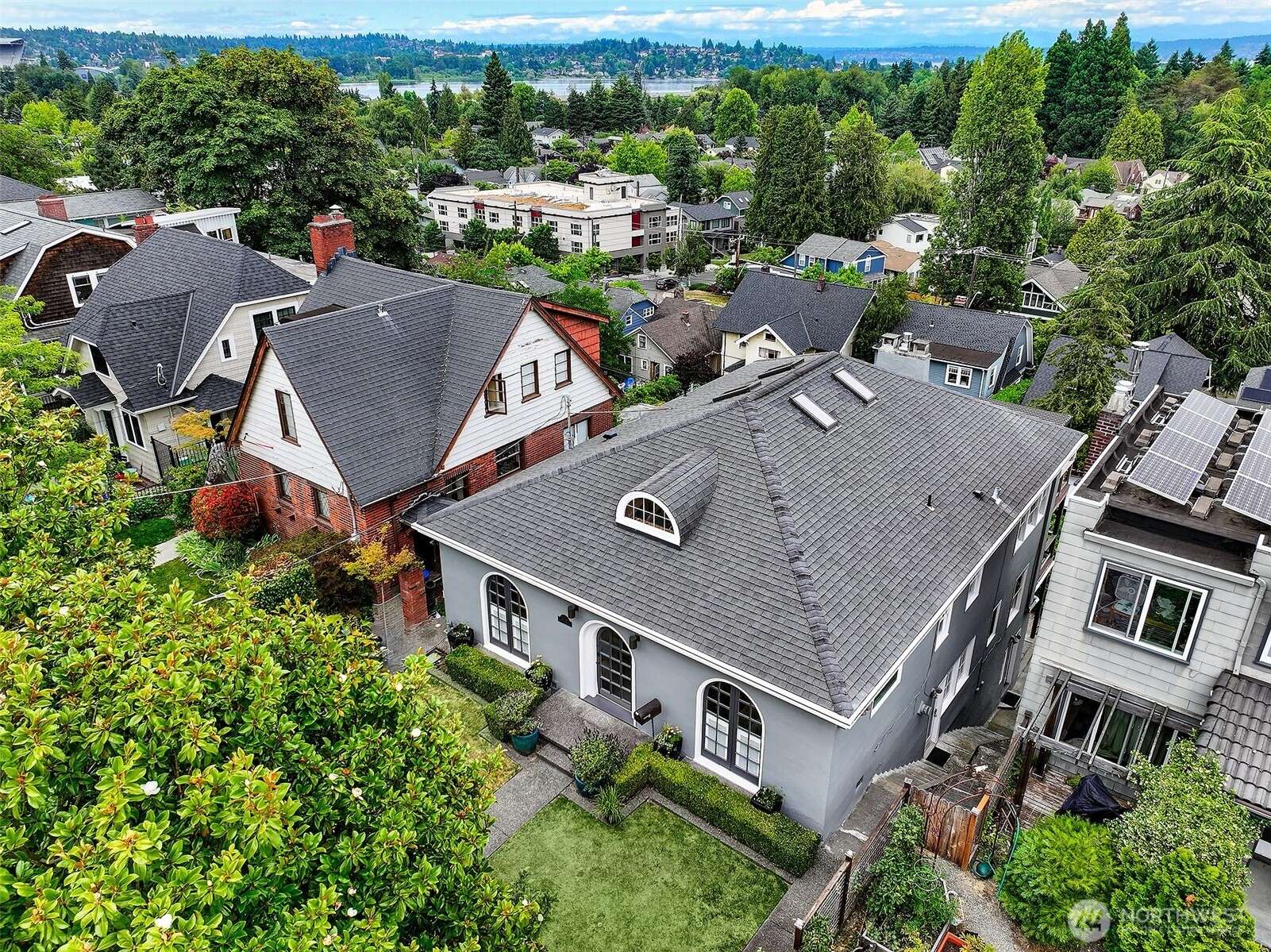 2024 23rd AVE E, Seattle, WA 98112