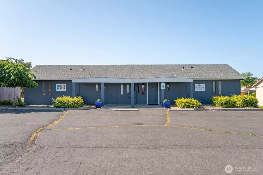 1215 E Wheeler RD, Moses Lake, WA 98837