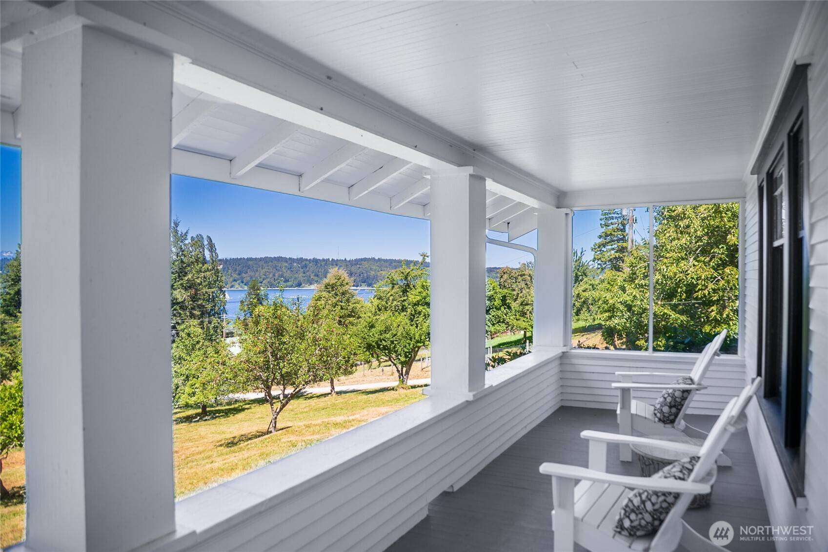16832 McIntyre RD SW, Vashon, WA 98070