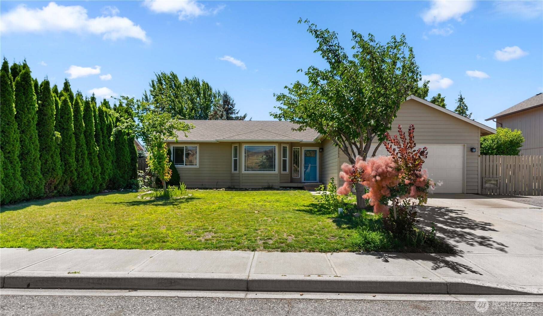 2353 Fancher Field RD, East Wenatchee, WA 98802