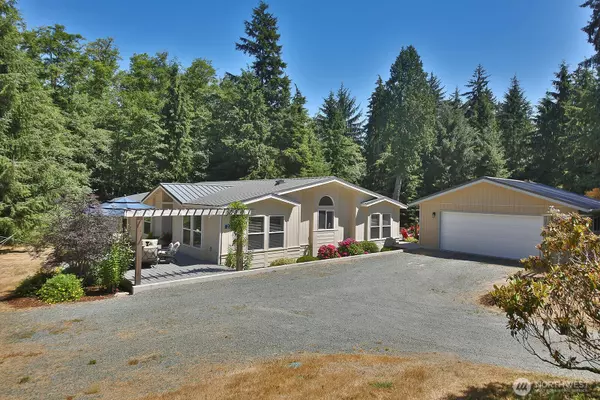 2911 Eagle Bluff RD, Greenbank, WA 98253