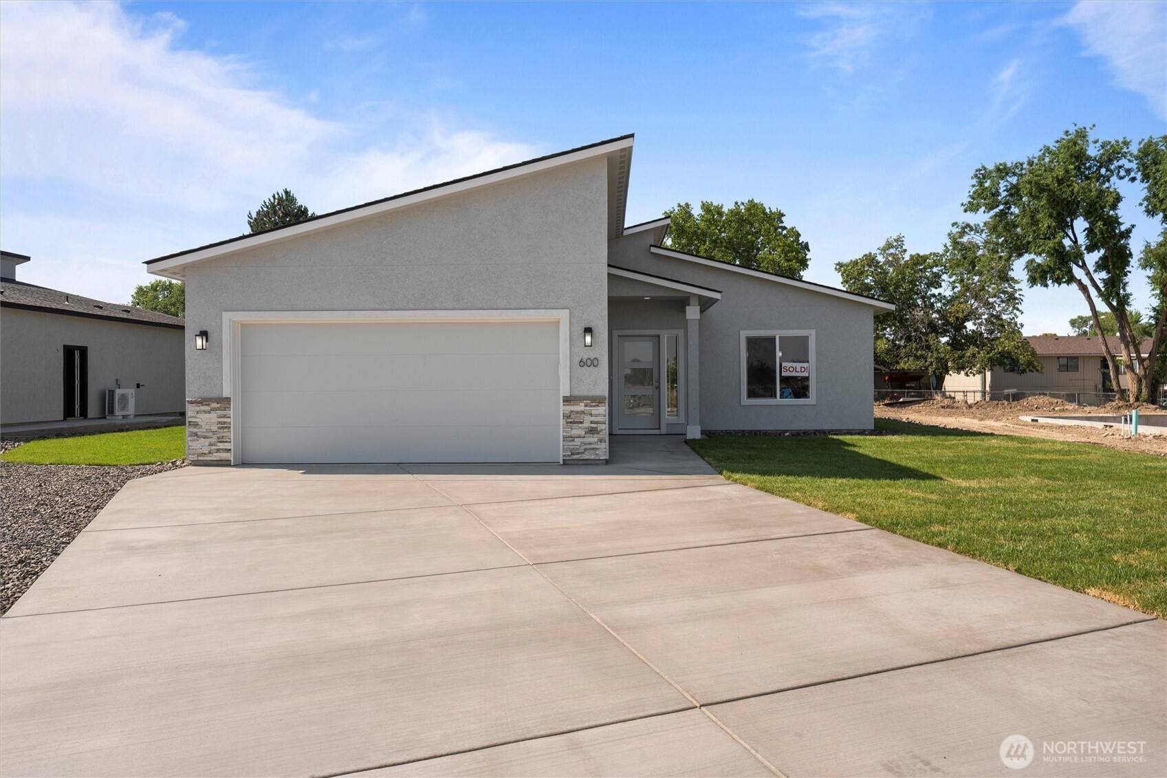 515 S Dorsing ST, Moses Lake, WA 98837