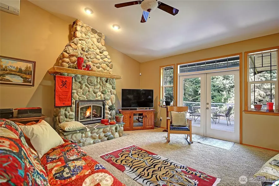 628 N Sunset DR, Camano Island, WA 98282