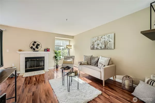11002 SE Petrovisky #I201, Renton, WA 98055