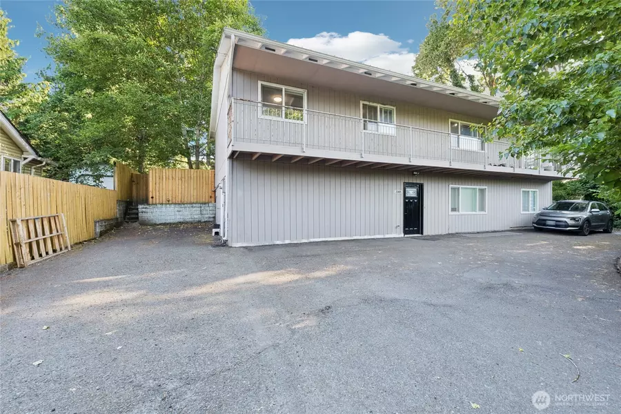 2305 S 116th PL, Burien, WA 98168