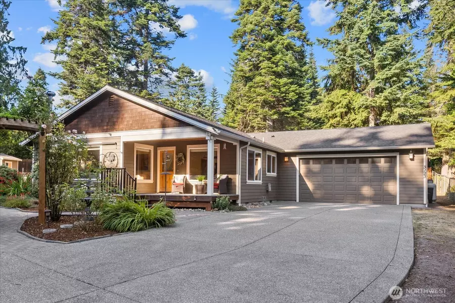 3123 Redwing RD, Camano Island, WA 98282