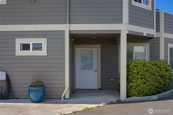 Friday Harbor, WA 98250,470 Reed ST #2