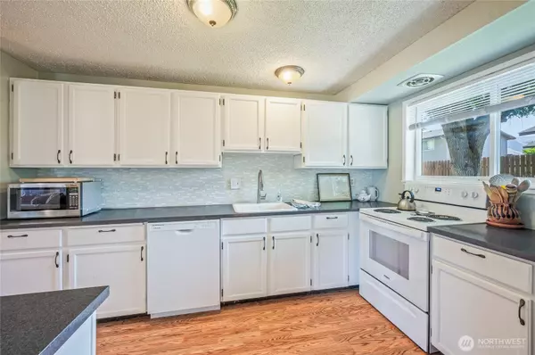 Wenatchee, WA 98801,938 College ST