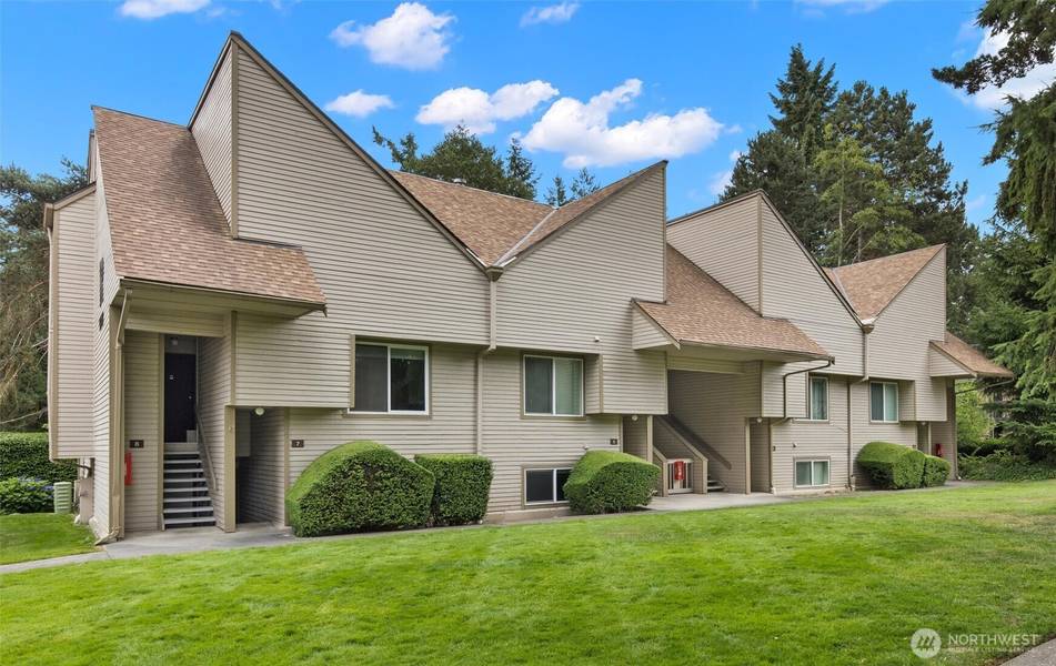 14717 NE 44th PL #R5, Bellevue, WA 98007