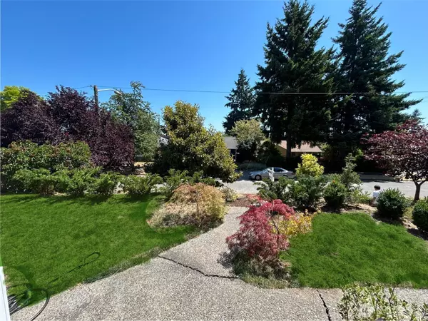 Seattle, WA 98126,7353 29th AVE SW