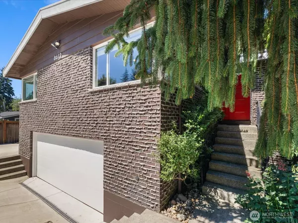 8612 NE 133rd ST, Kirkland, WA 98034