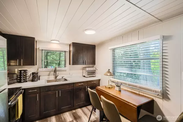 Issaquah, WA 98027,23800 SE Tiger Mountain RD #39