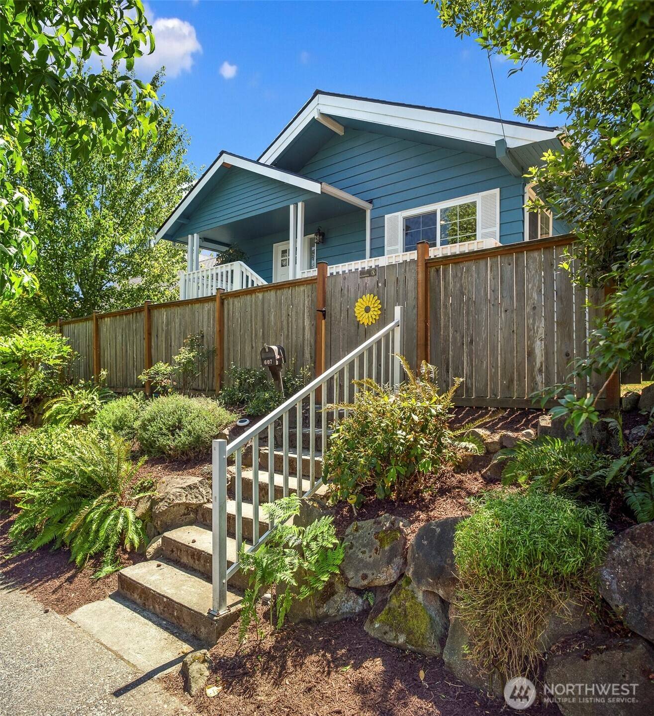 607 NW 84th ST, Seattle, WA 98117