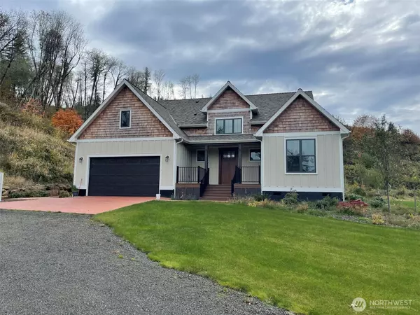 1851 Bloomhardt RD, Raymond, WA 98577