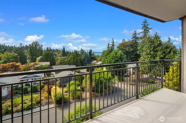 1071 4th AVE S #302, Edmonds, WA 98020