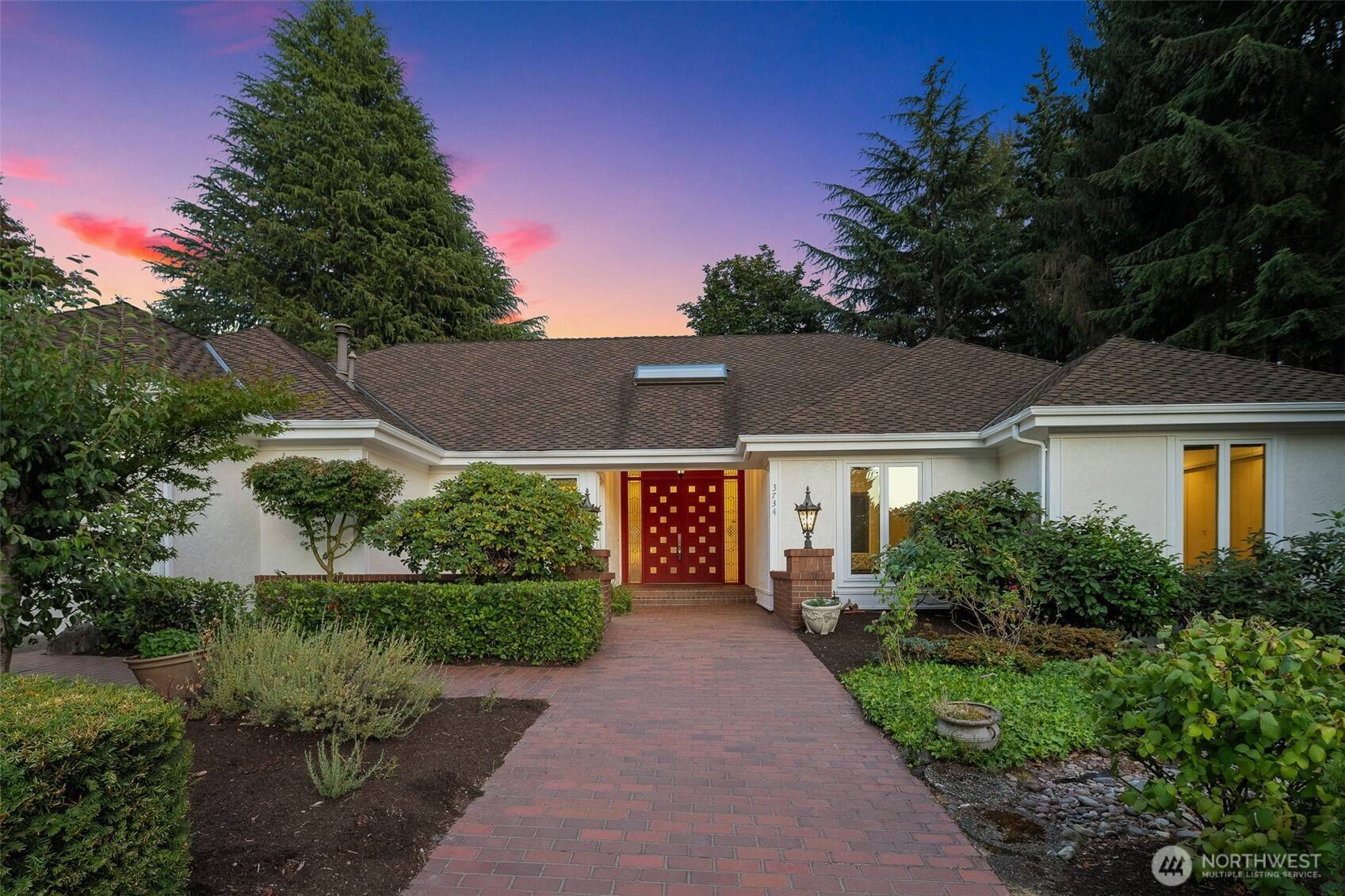 3734 113th AVE NE, Bellevue, WA 98004