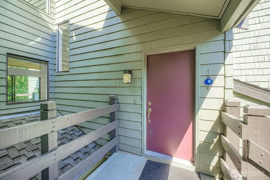 6 Lake Bellevue DR #211, Bellevue, WA 98005