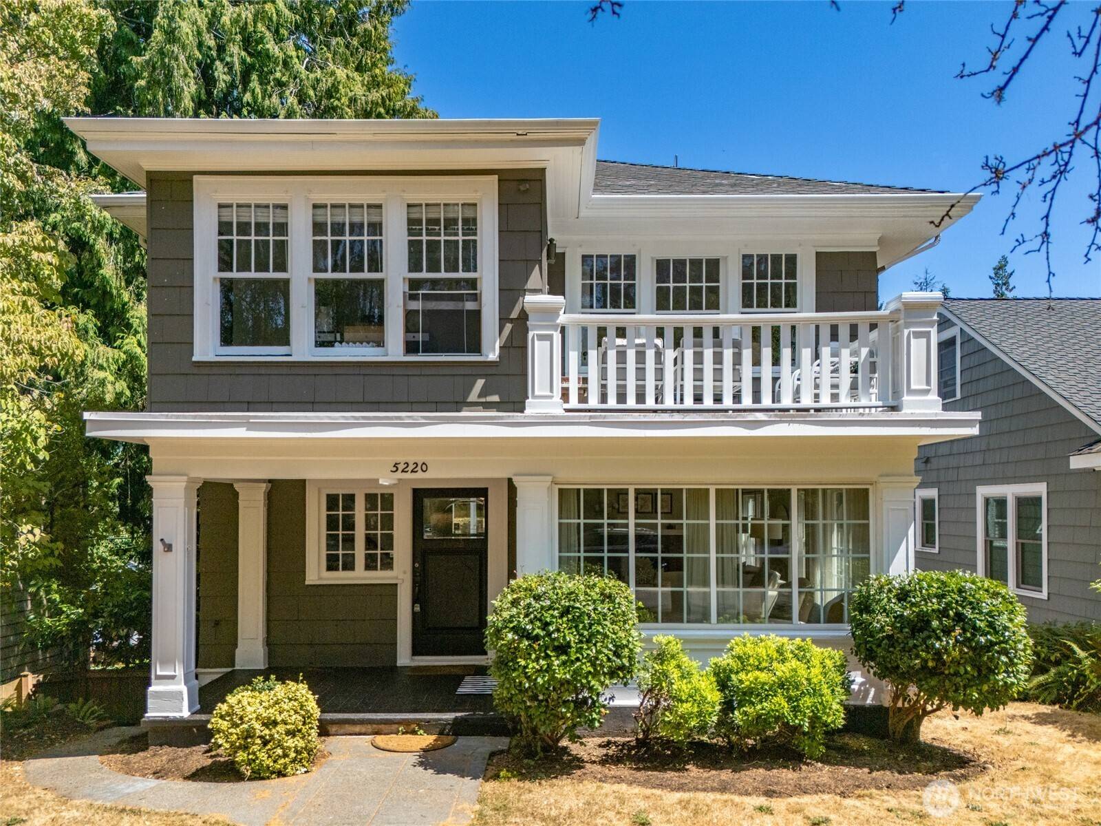 5220 18th AVE NE, Seattle, WA 98105