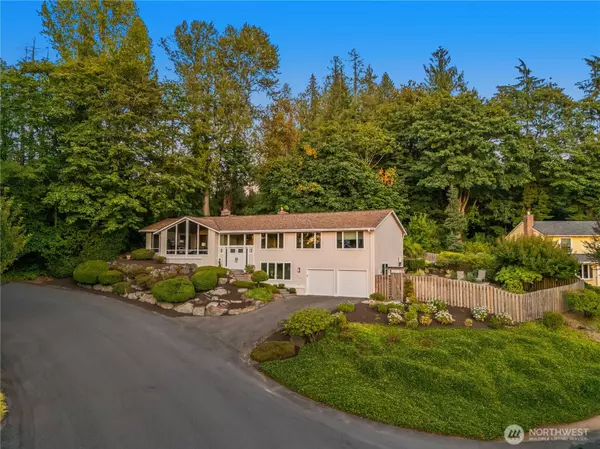 8413 SE 53rd PL, Mercer Island, WA 98040