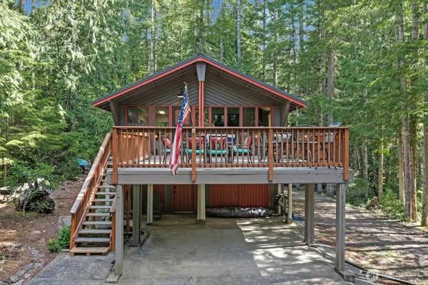 31 N Deer LN, Hoodsport, WA 98548