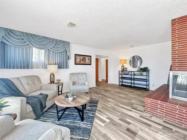 Longview, WA 98632,2116 Cascade WAY