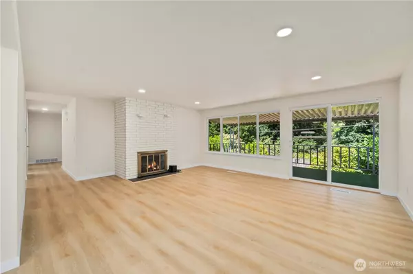 Federal Way, WA 98003,528 S 302nd St