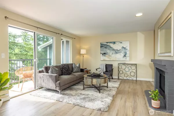 14221 NE 181st PL #P-301, Woodinville, WA 98072
