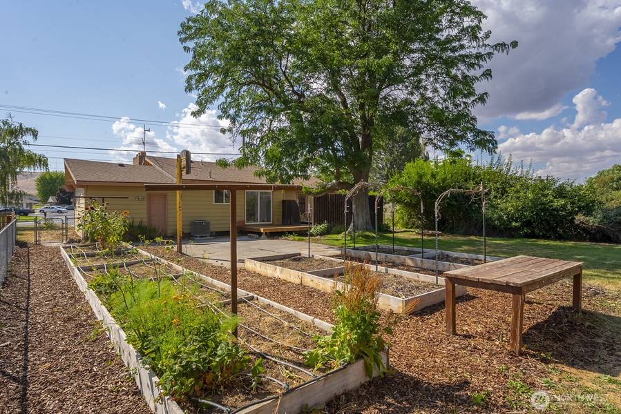 272 D ST SE, Ephrata, WA 98823