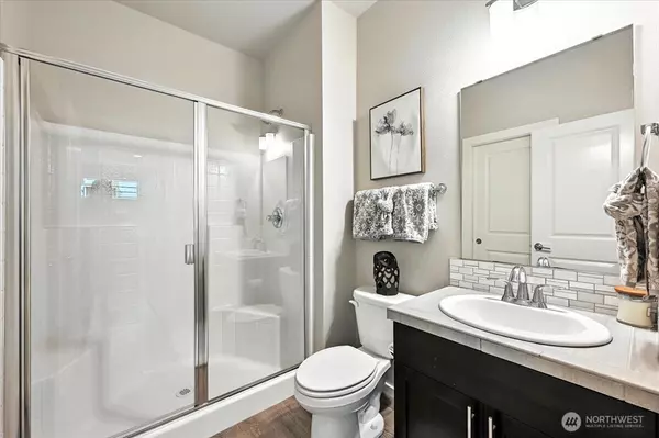 Black Diamond, WA 98010,32986 Skyline LN