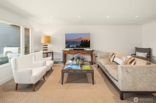 Seattle, WA 98112,2500 Canterbury LN E #302