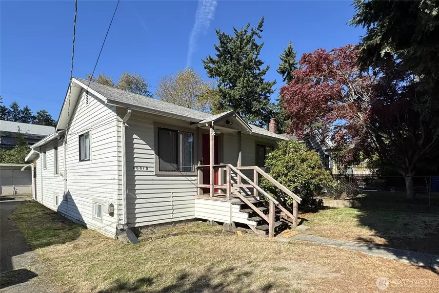 10019 Interlake AVE N, Seattle, WA 98133