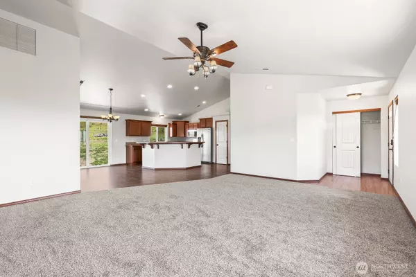 Selah, WA 98942,1101 Elk Ridge LN