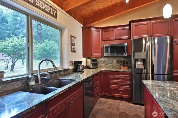 Greenbank, WA 98253,875 Silver Cloud LN