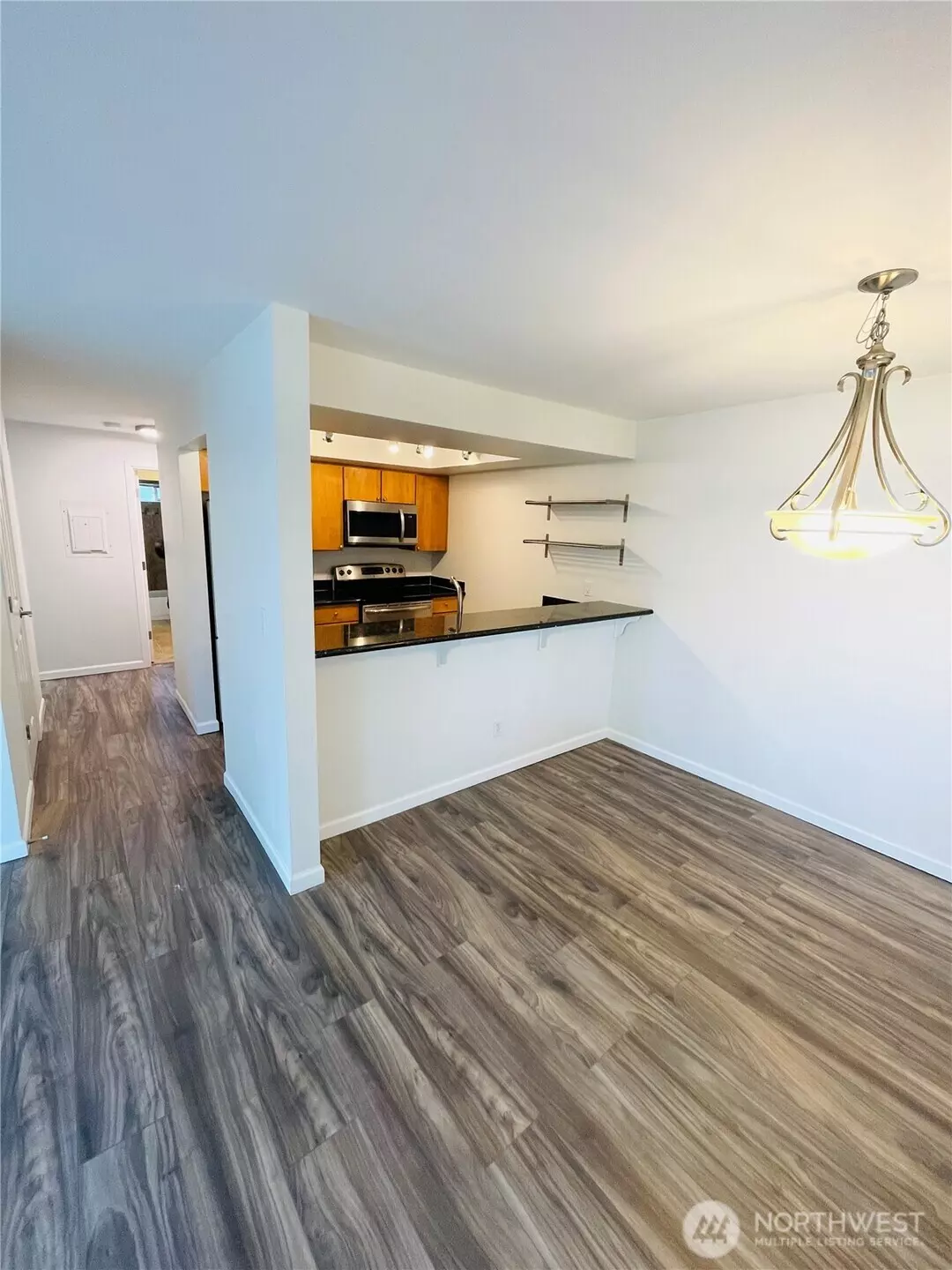 Bellevue, WA 98007,14006 SE 6th #10