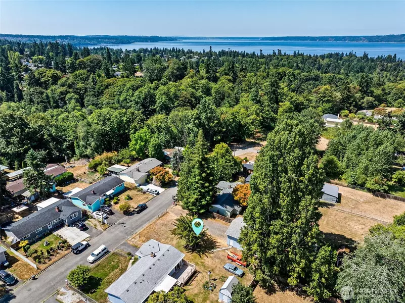 2026 S 253rd ST, Des Moines, WA 98198