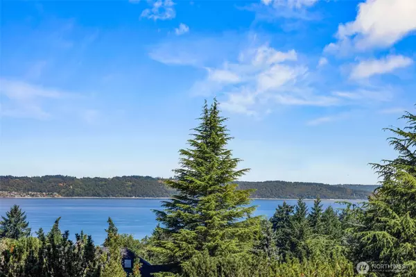 Tacoma, WA 98422,5213 Norpoint WAY NE