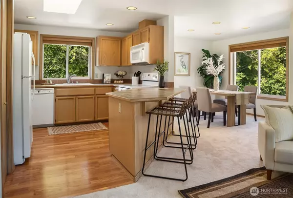 Edmonds, WA 98020,432 3rd AVE S #B206