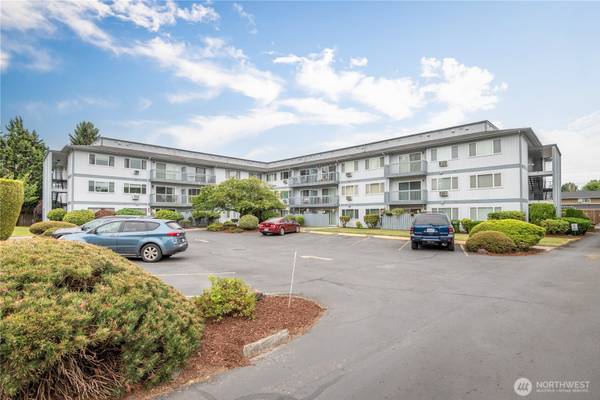 2005 Tibbetts DR #105, Longview, WA 98632