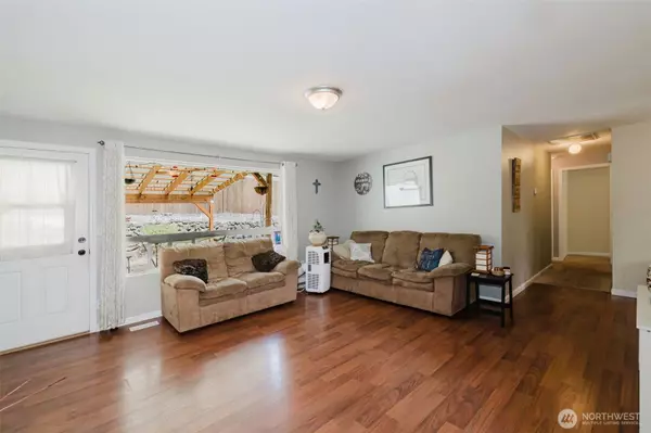 Bremerton, WA 98311,7029 Parkdale DR NW