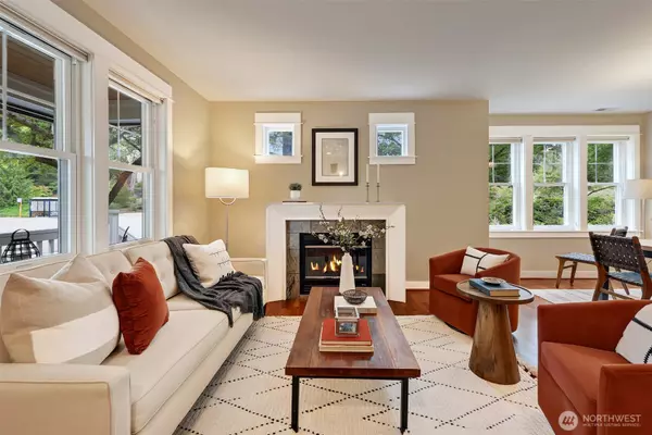 Seattle, WA 98105,5807 B 55th AVE NE