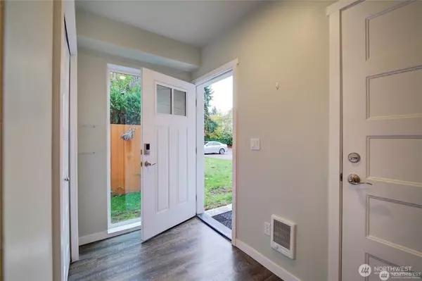 Kirkland, WA 98034,12607 NE 132nd ST #A